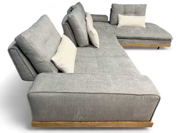 IMG-1c8242835e7ce9835eb6d12b2d02218f-V